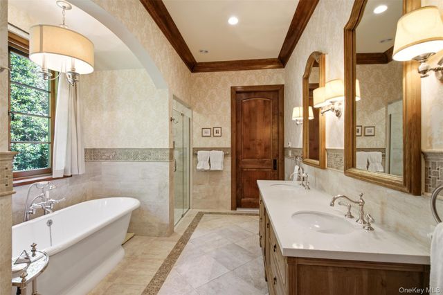 5 Puritan Place, Huntington, NY 11743