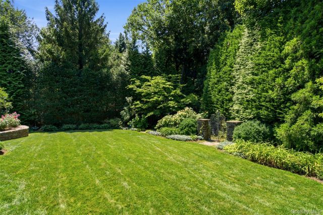 5 Puritan Place, Huntington, NY 11743