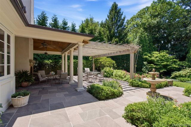5 Puritan Place, Huntington, NY 11743