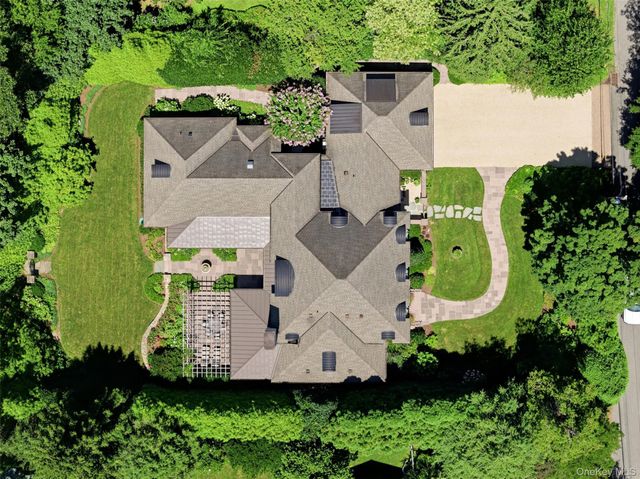 5 Puritan Place, Huntington, NY 11743
