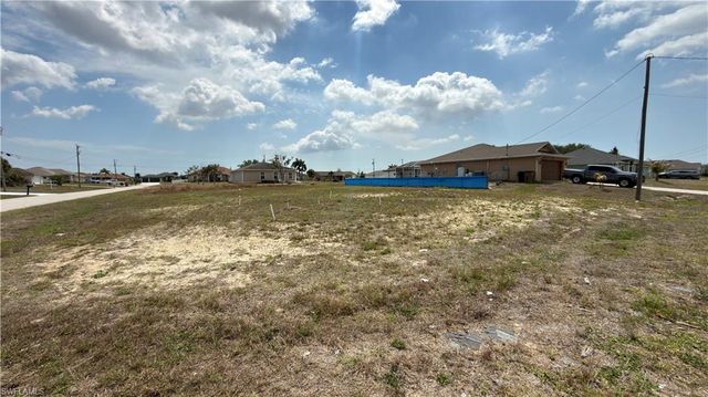 300 NW 21st ST, Cape Coral, FL 33993