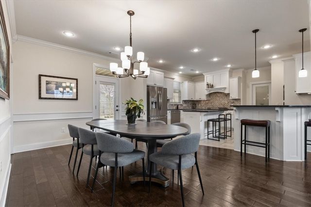 2200 NE Steinbeck Drive, Bentonville, AR 72712