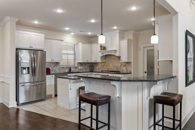 2200 NE Steinbeck Drive, Bentonville, AR 72712