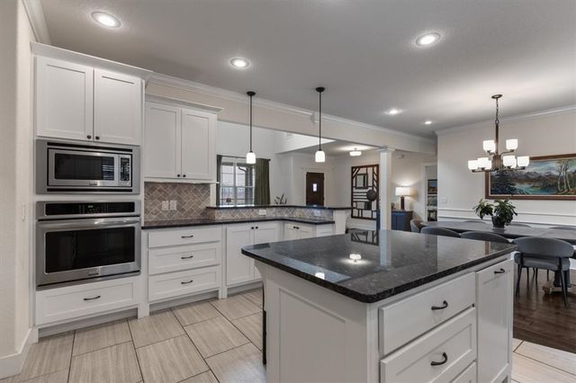 2200 NE Steinbeck Drive, Bentonville, AR 72712