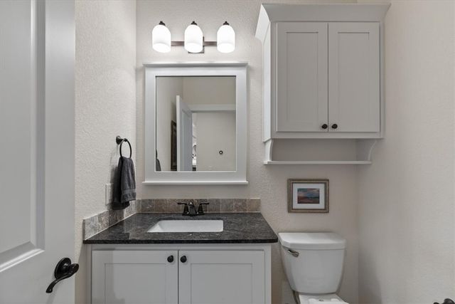 2200 NE Steinbeck Drive, Bentonville, AR 72712