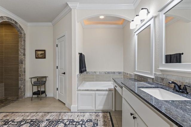 2200 NE Steinbeck Drive, Bentonville, AR 72712