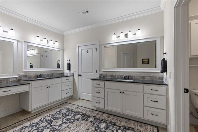 2200 NE Steinbeck Drive, Bentonville, AR 72712