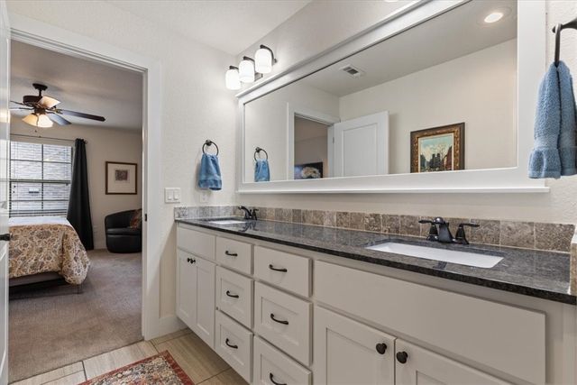 2200 NE Steinbeck Drive, Bentonville, AR 72712