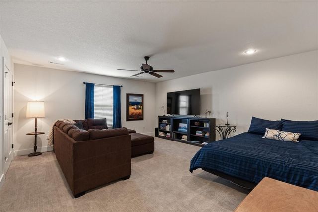 2200 NE Steinbeck Drive, Bentonville, AR 72712