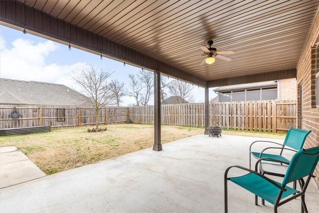 2200 NE Steinbeck Drive, Bentonville, AR 72712