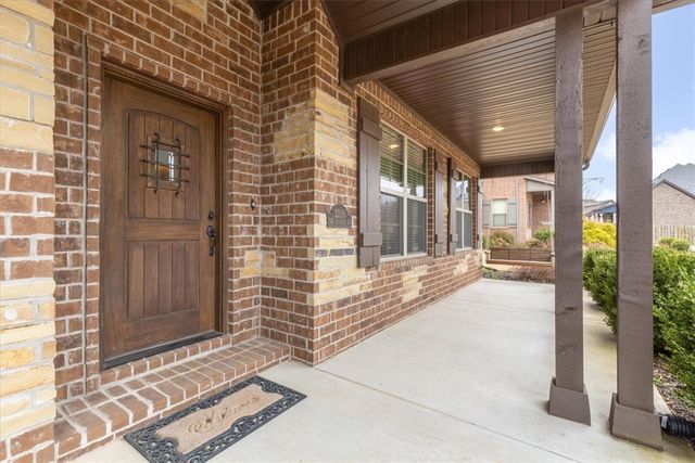 2200 NE Steinbeck Drive, Bentonville, AR 72712