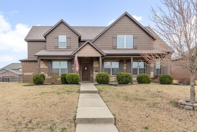 2200 NE Steinbeck Drive, Bentonville, AR 72712