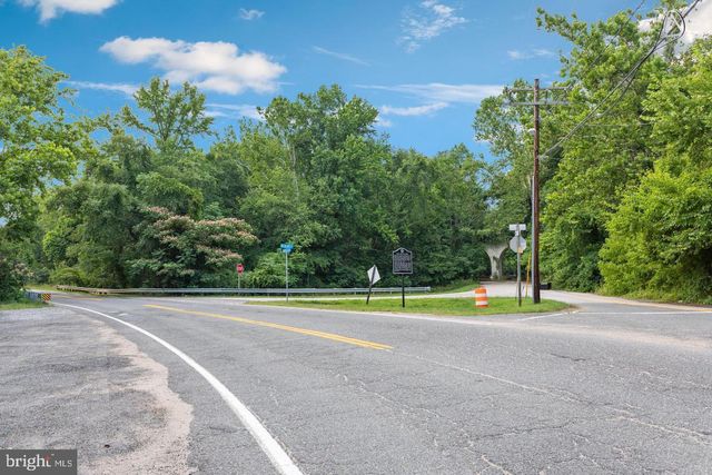 9005 BACKLICK RD, Fort Belvoir, VA 22060