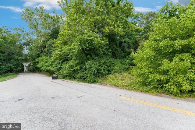 9005 BACKLICK RD, Fort Belvoir, VA 22060