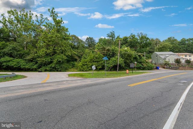 9005 BACKLICK RD, Fort Belvoir, VA 22060