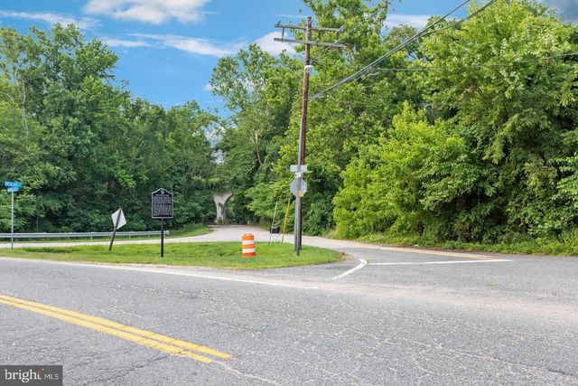 9005 BACKLICK RD, Fort Belvoir, VA 22060
