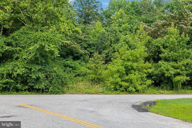9005 BACKLICK RD, Fort Belvoir, VA 22060