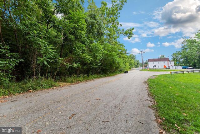9005 BACKLICK RD, Fort Belvoir, VA 22060
