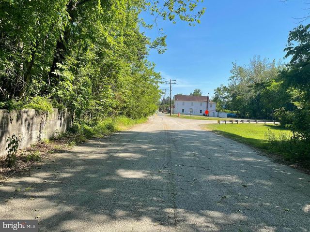 9005 BACKLICK RD, Fort Belvoir, VA 22060