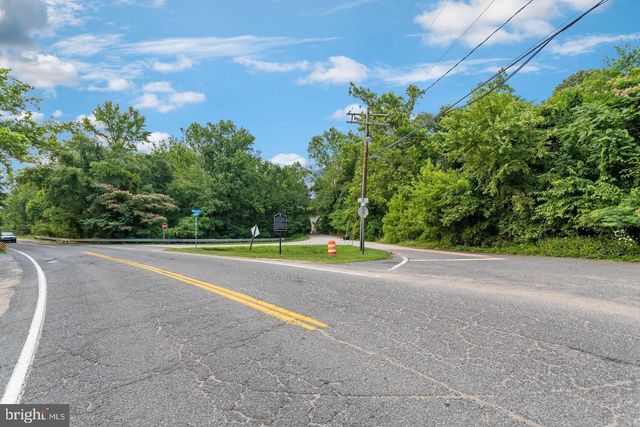 9005 BACKLICK RD, Fort Belvoir, VA 22060