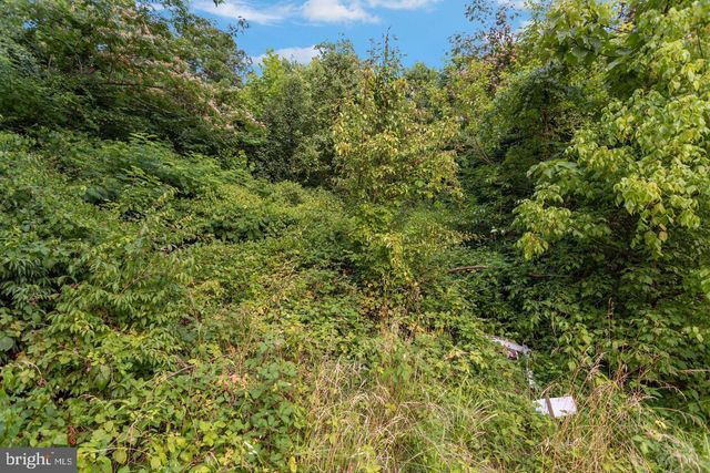9005 BACKLICK RD, Fort Belvoir, VA 22060