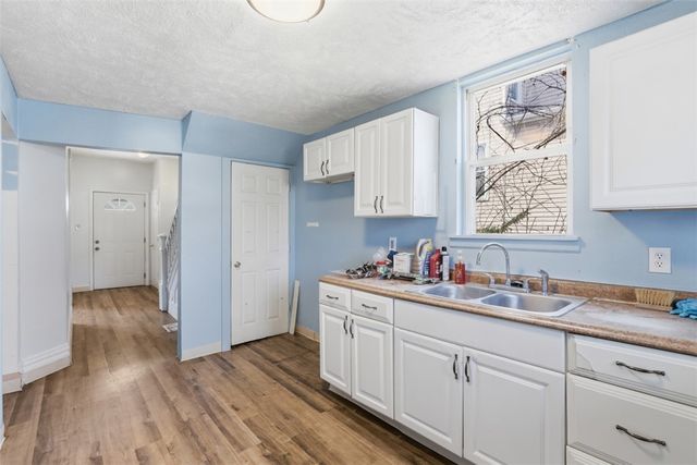 3226 Huxley St, Sheraden, PA 15204