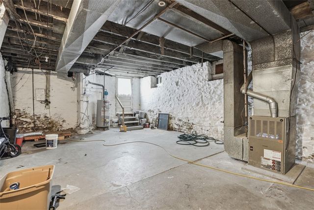 3226 Huxley St, Sheraden, PA 15204