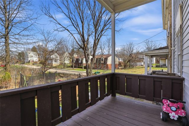 3226 Huxley St, Sheraden, PA 15204