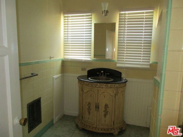 5108 VALLEY RIDGE Avenue, View Park, CA 90043