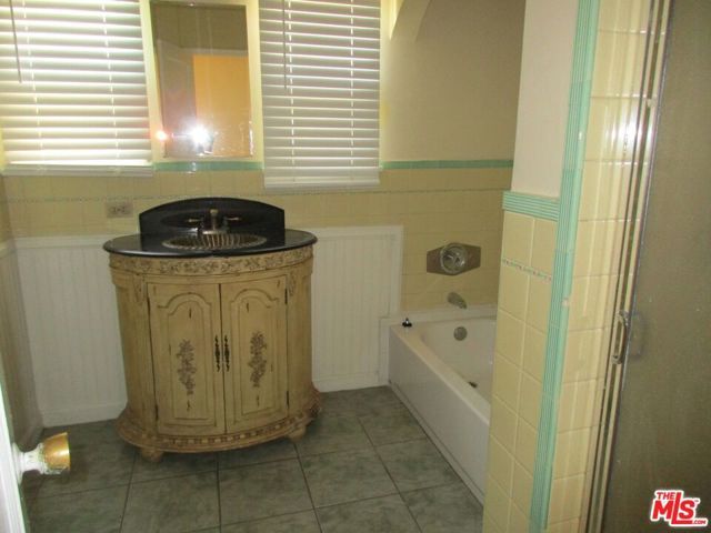 5108 VALLEY RIDGE Avenue, View Park, CA 90043