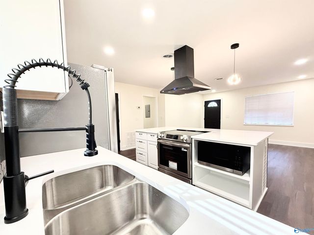 3705 Cerro Vista Street SW, Huntsville, AL 35805