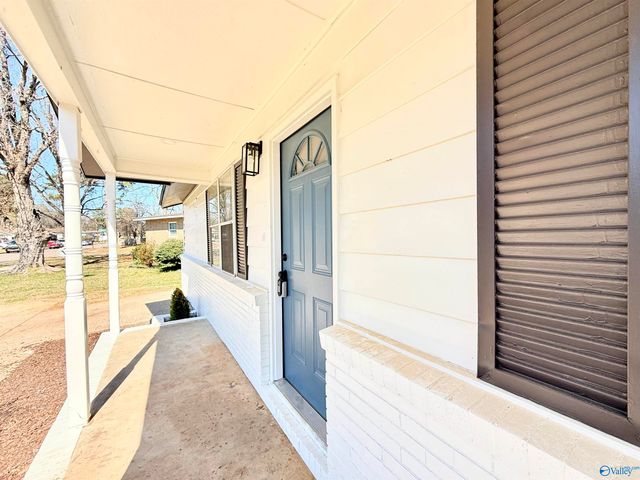 3705 Cerro Vista Street SW, Huntsville, AL 35805