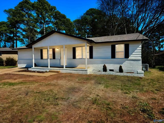 3705 Cerro Vista Street SW, Huntsville, AL 35805