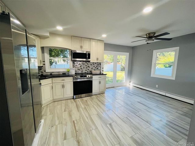 200 Hicksville Road, Seaford, NY 11783