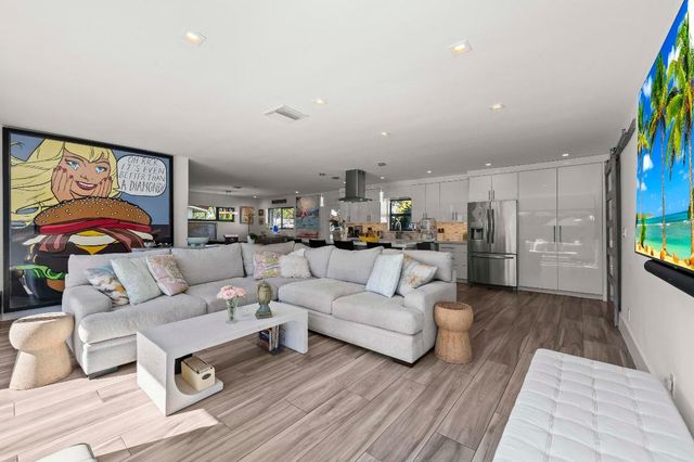 518 SW 28th Avenue, Boynton Beach, FL 33435