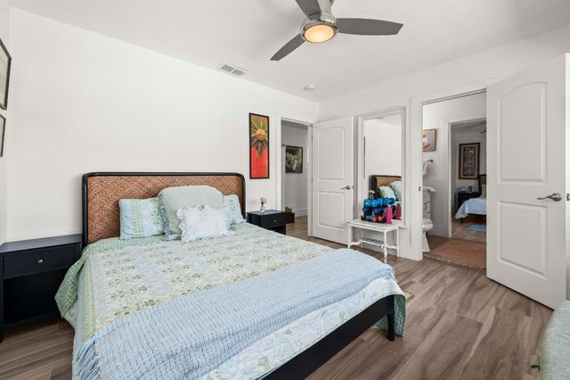 518 SW 28th Avenue, Boynton Beach, FL 33435