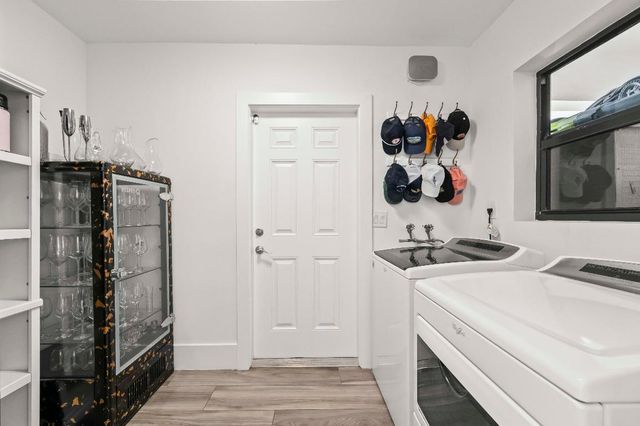 518 SW 28th Avenue, Boynton Beach, FL 33435