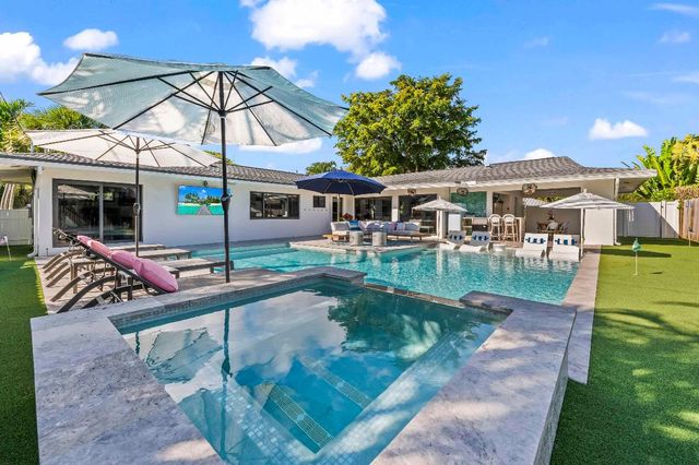 518 SW 28th Avenue, Boynton Beach, FL 33435