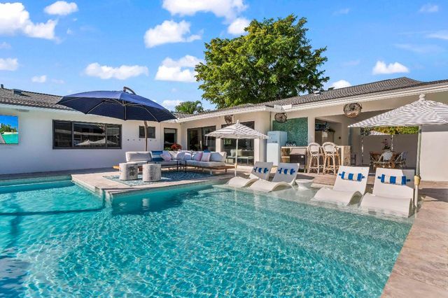 518 SW 28th Avenue, Boynton Beach, FL 33435