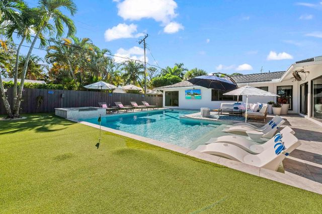 518 SW 28th Avenue, Boynton Beach, FL 33435