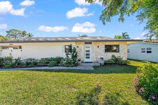 518 SW 28th Avenue, Boynton Beach, FL 33435