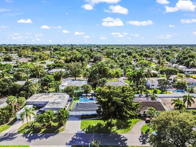 518 SW 28th Avenue, Boynton Beach, FL 33435