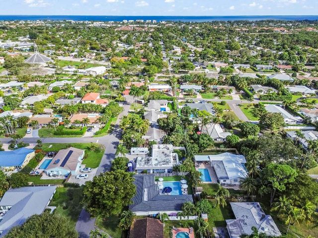 518 SW 28th Avenue, Boynton Beach, FL 33435