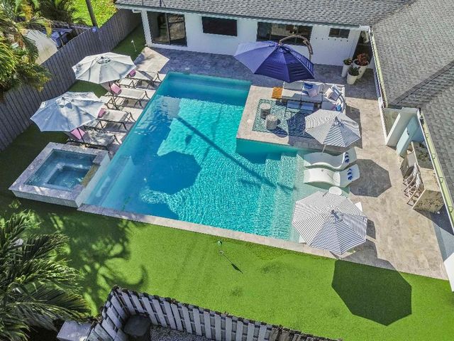 518 SW 28th Avenue, Boynton Beach, FL 33435