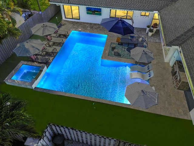 518 SW 28th Avenue, Boynton Beach, FL 33435