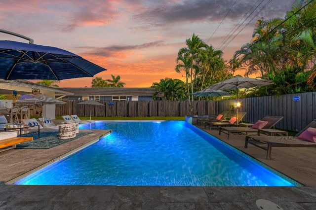 518 SW 28th Avenue, Boynton Beach, FL 33435