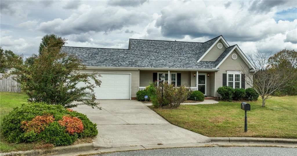 874 Big Creek Court, High Point, NC 27265