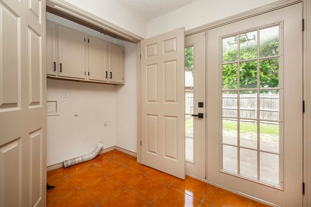 1609 Brentwood Drive, Irving, TX 75061