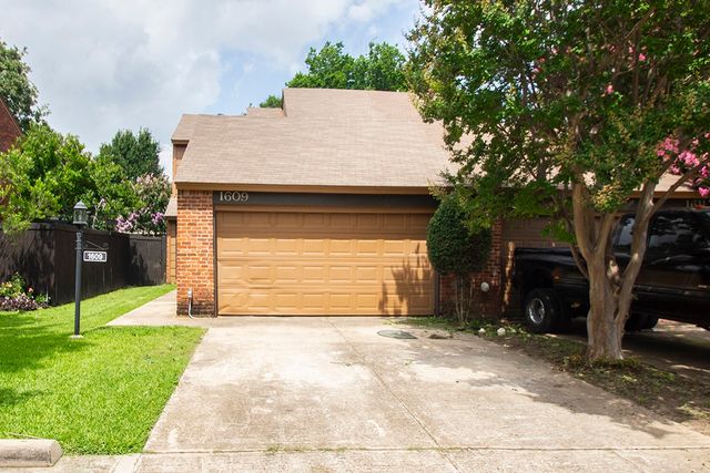 1609 Brentwood Drive, Irving, TX 75061