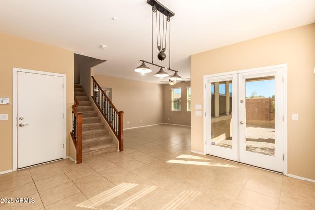 3215 E SPORTS Drive, Gilbert, AZ 85298